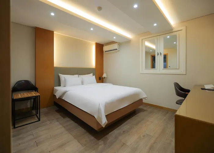 Motel New Day Gangnam 3*