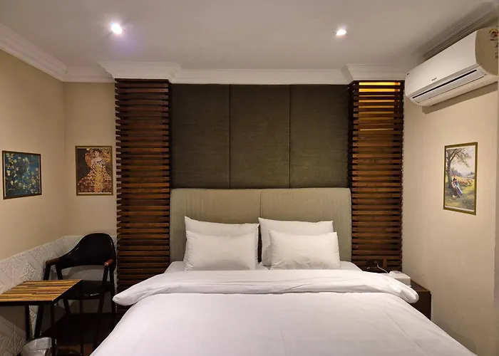 Motel New Day Gangnam Seúl