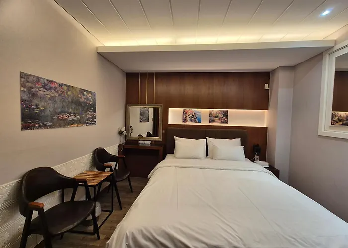 Motel New Day Gangnam 3*