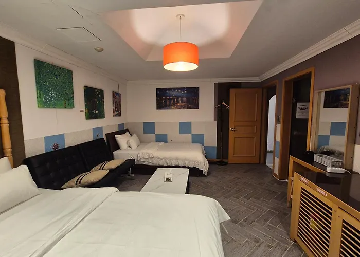 Motel New Day Gangnam Seúl